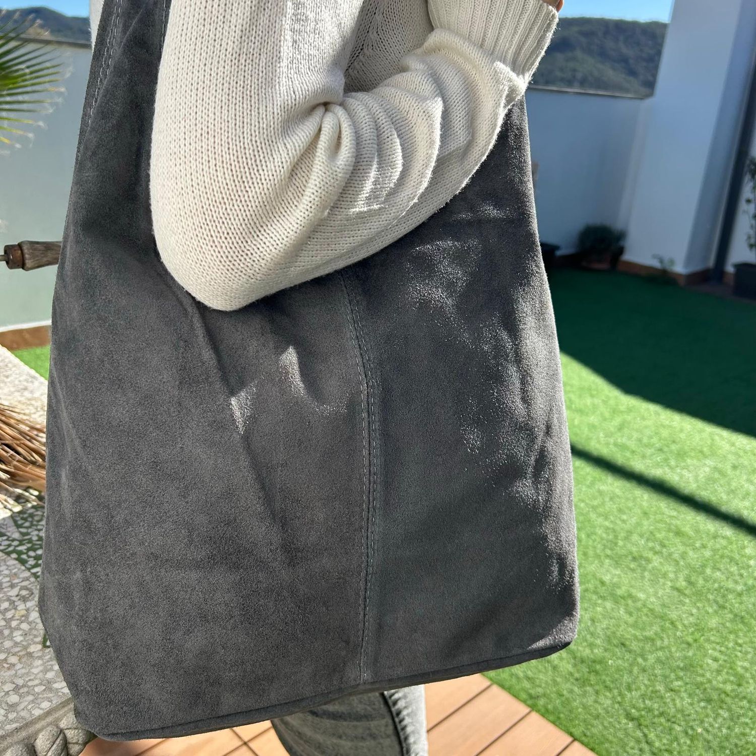 Bolso hobo de ante gris