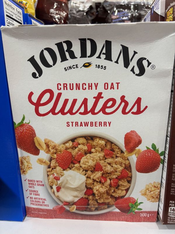 Jordan&#39;s Crunchy Oat Clusters Strawberry 500g