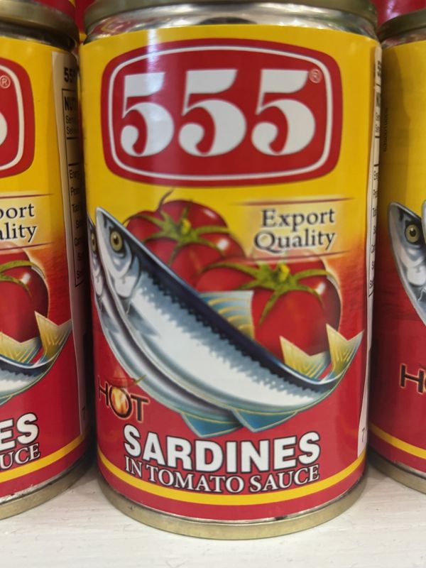 555 Sardines in Tomato Sauce Hot 155g