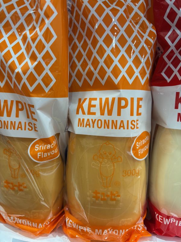 Kewpie Mayonnaise Sriracha 300g Orange