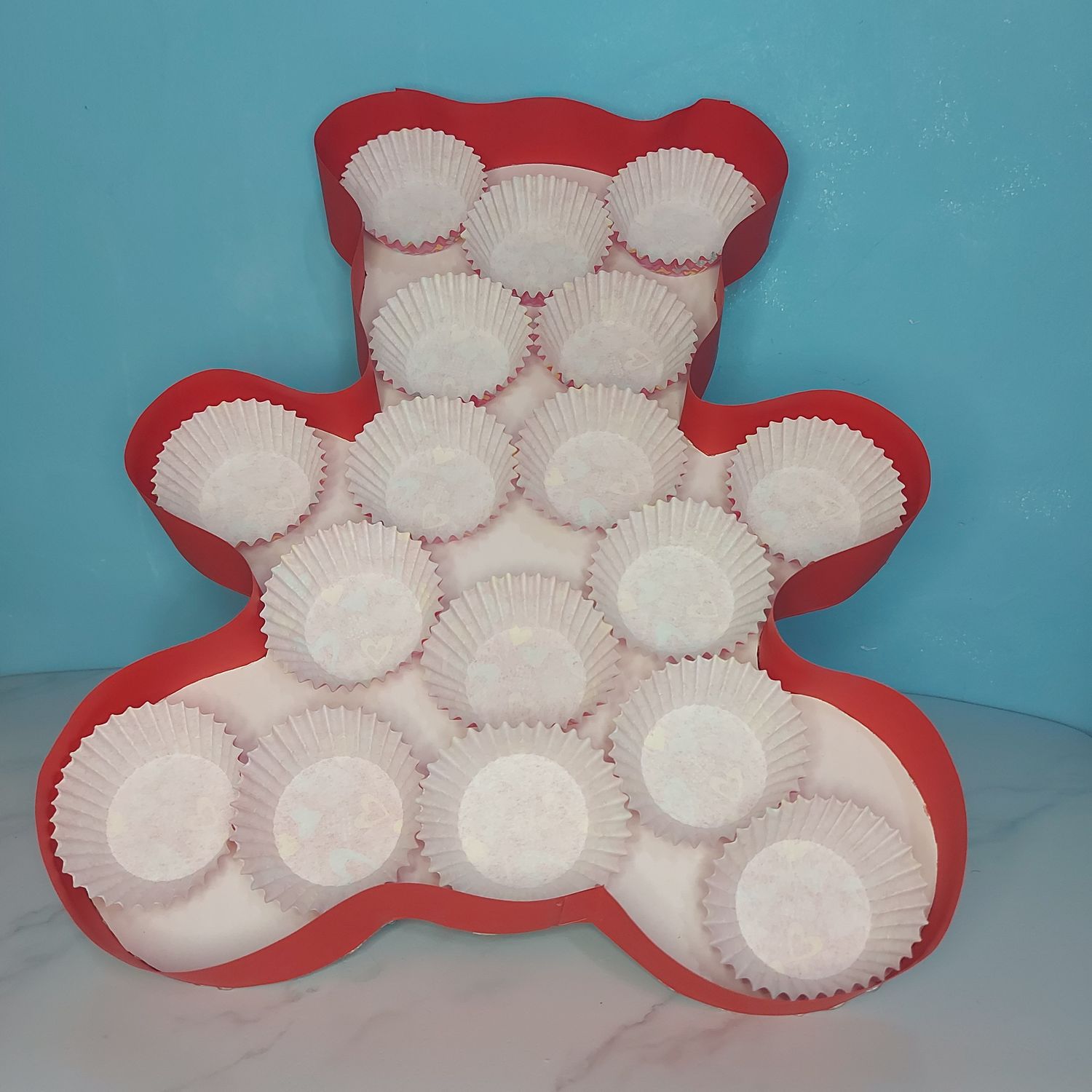 Shaped cupcake/treat box