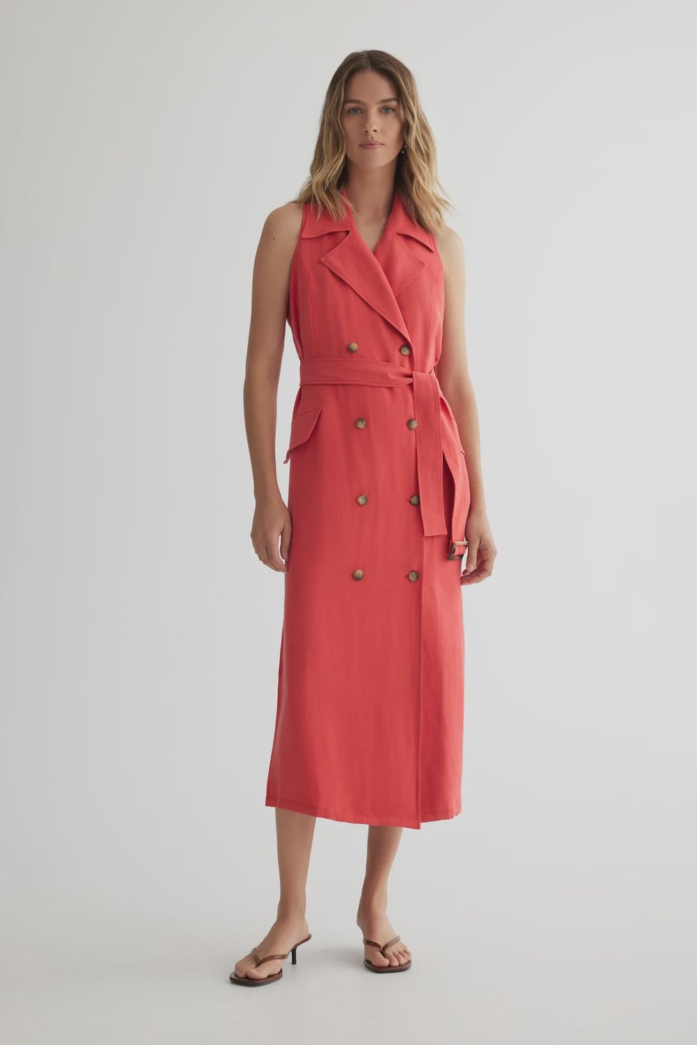 Sleeveless Buttoned Dress With Belt