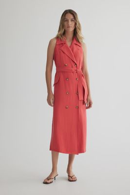 Sleeveless Buttoned Dress With Belt
