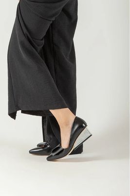 Half Bow Square Wedge