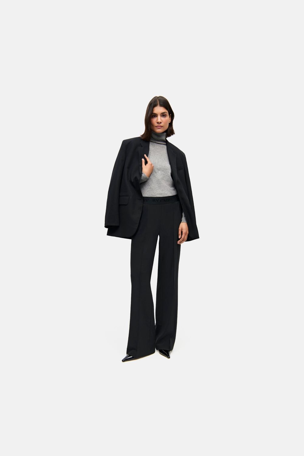 Ava Pant