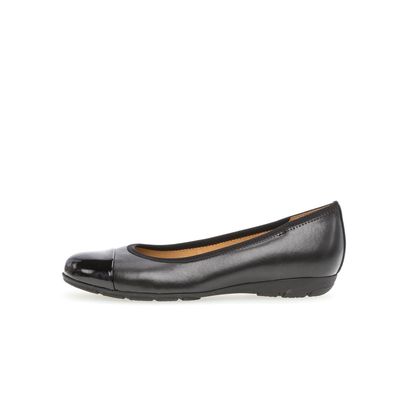Cap Toe Ballet Flat
