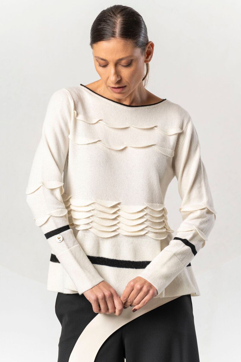Sweater With Flounce Structure