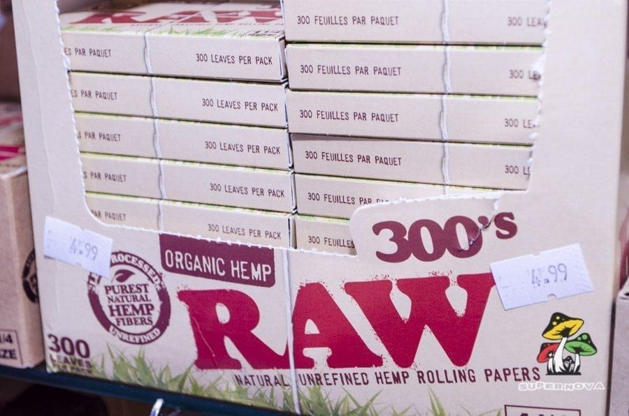 RAW 300’s Pack Rolling Papers RAW 300’s Pack Rolling Papers
