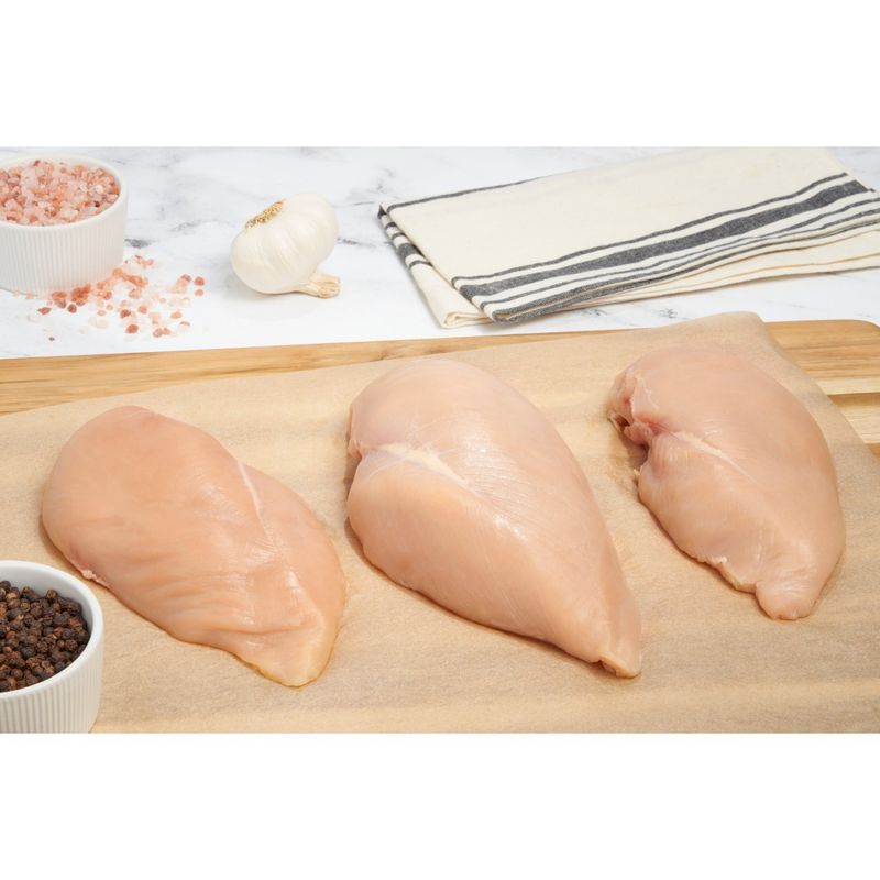 Fresh Grade A Chicken Breast, Boneless, Hand Trimmed, Average Weight 1.25 lb Pack