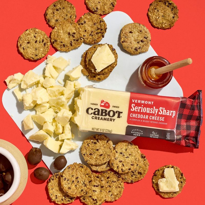 Cabot Creamery Vermont Seriously Sharp Cheddar Cheese, 8 oz