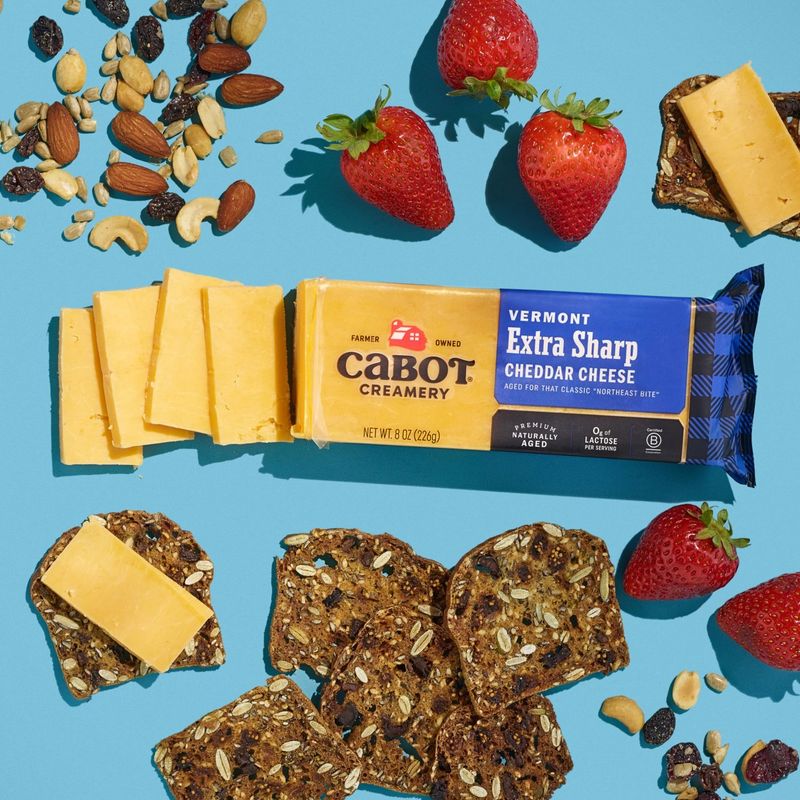 Cabot Creamery Vermont Extra Sharp Cheddar Cheese, 8 oz