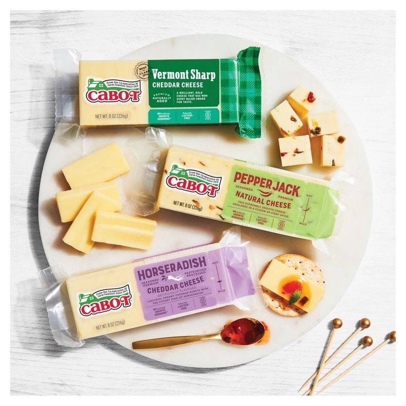 Cabot Creamery Vermont Sharp Cheddar Cheese, 8 oz