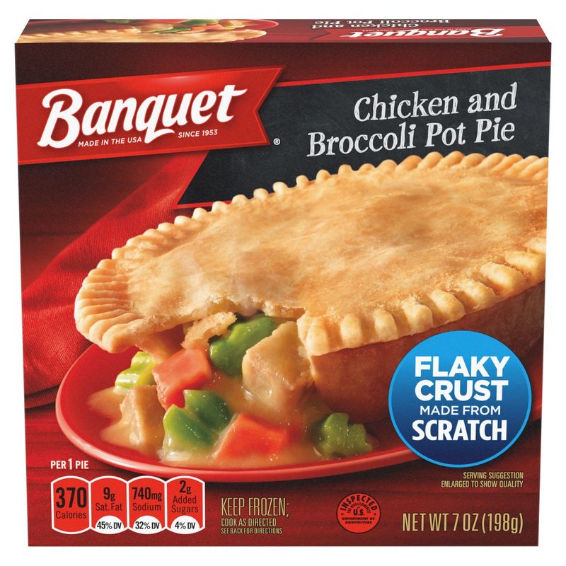 Banquet Chicken and Broccoli Pot Pie, 7 oz