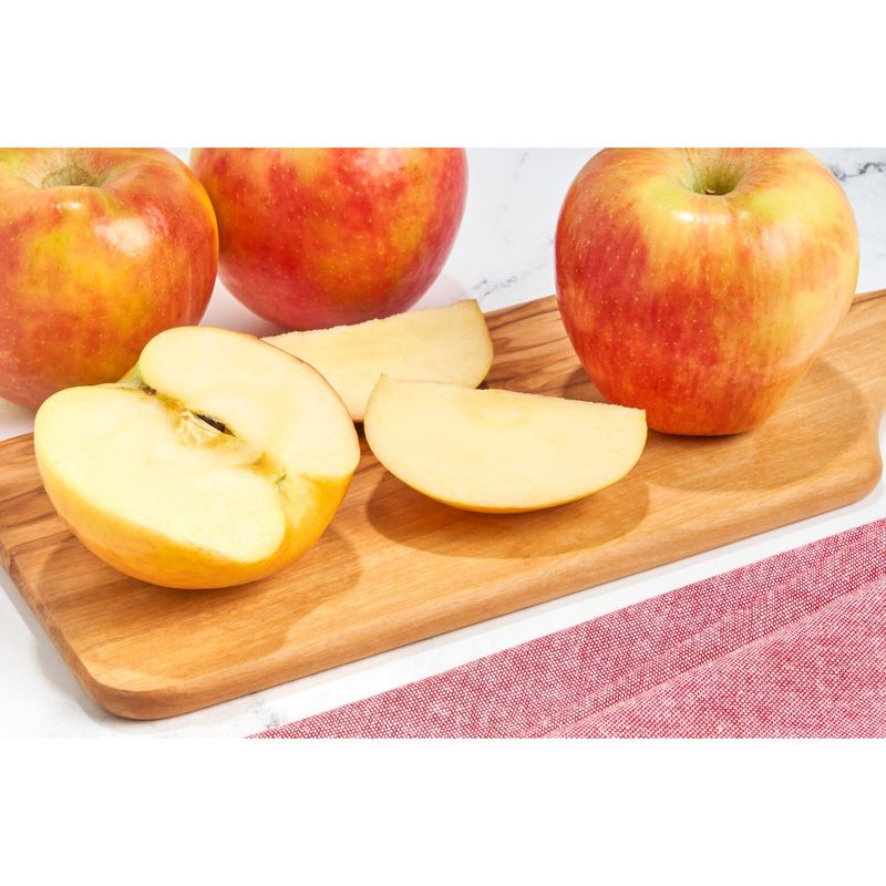 Fresh Honeycrisp Apples