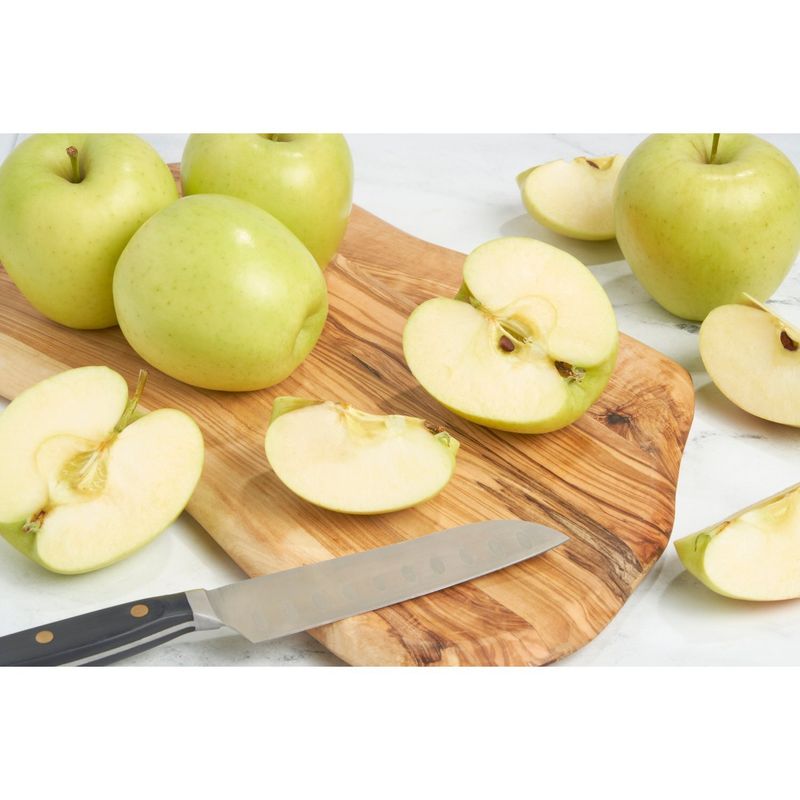 Fresh Golden Delicious Apple