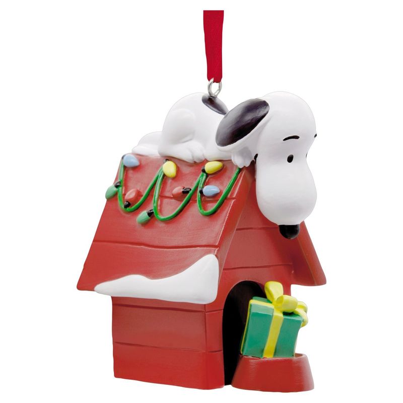 Hallmark Peanuts Snoopy Christmas Tree Ornament