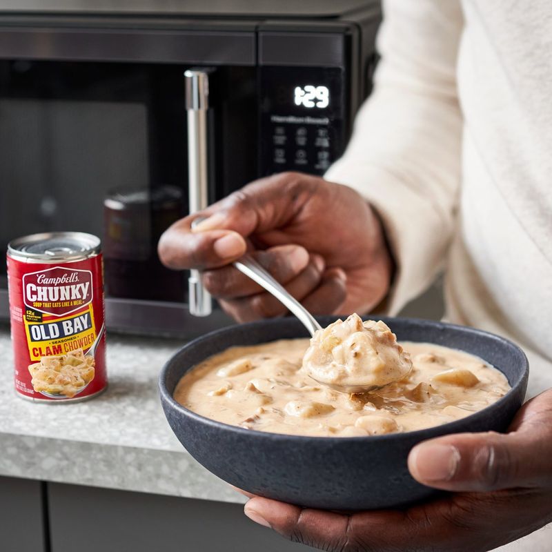Campbell's Chunky Old Bay Seasoned Clam Chowder Soup, 18.8 oz