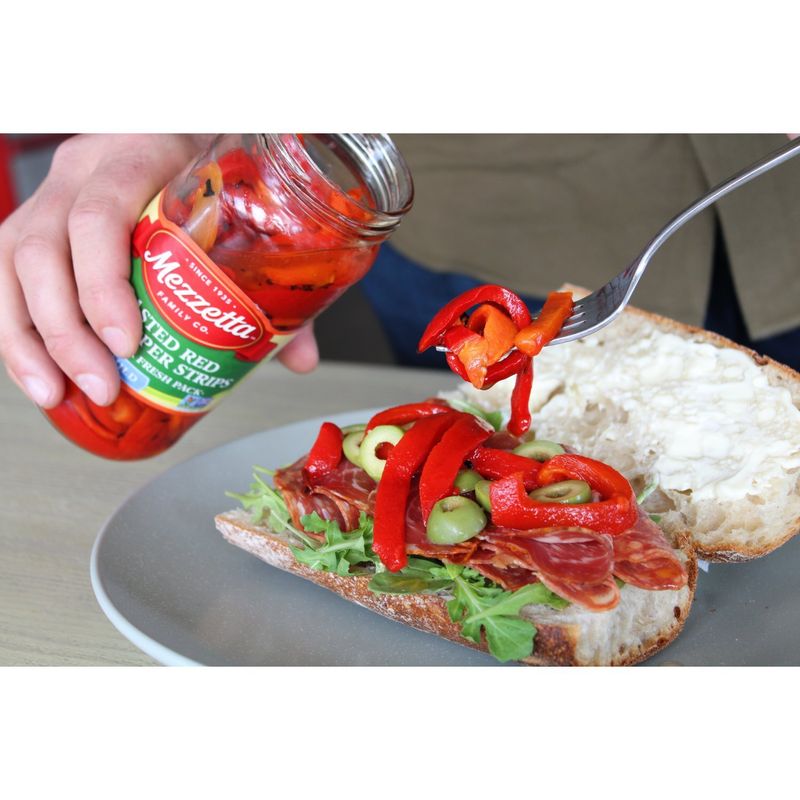 Mezzetta Mild Roasted Red Bell Pepper Strips, 16 fl oz