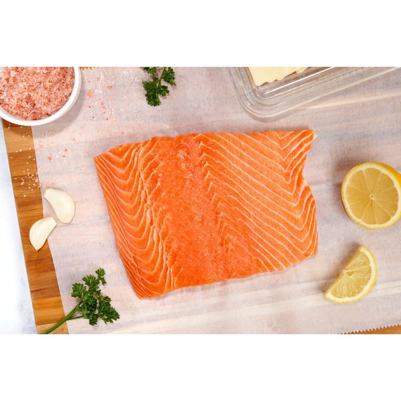Farm Raised Fresh Atlantic Salmon Fillet, Tray Wrapped