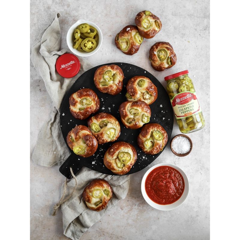 Mezzetta Medium Heat Sliced Tamed Jalapeño Peppers, 16 fl oz