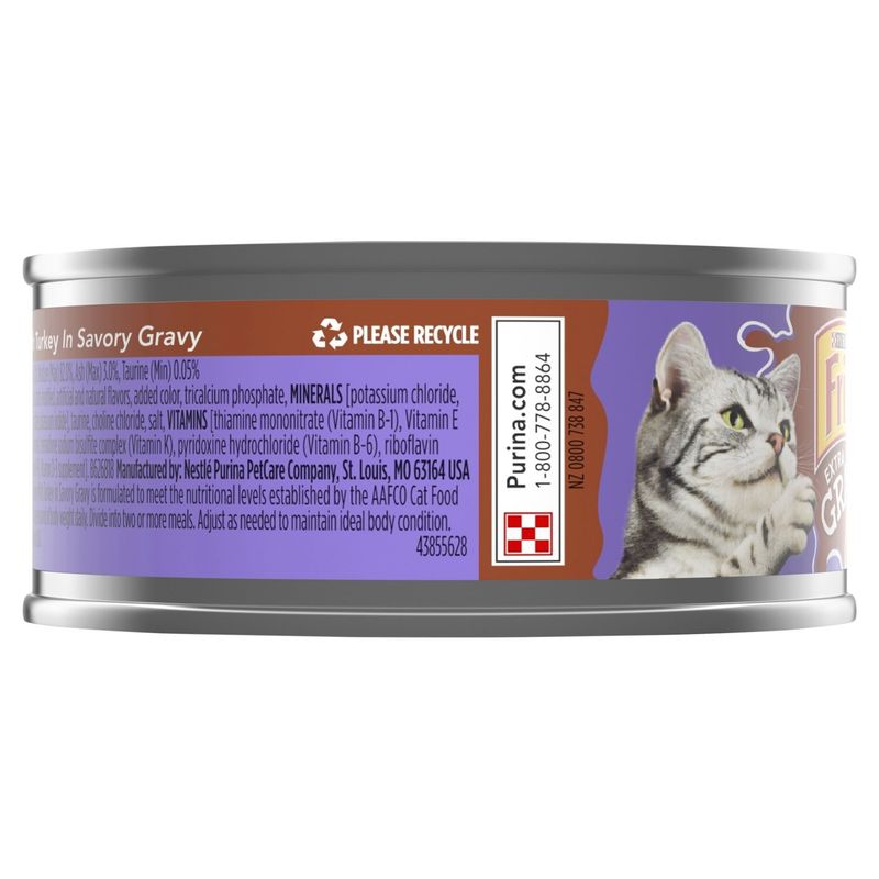 Purina Friskies Extra Gravy Chunky with Turkey in Savory Gravy Cat Food, 5.5 oz