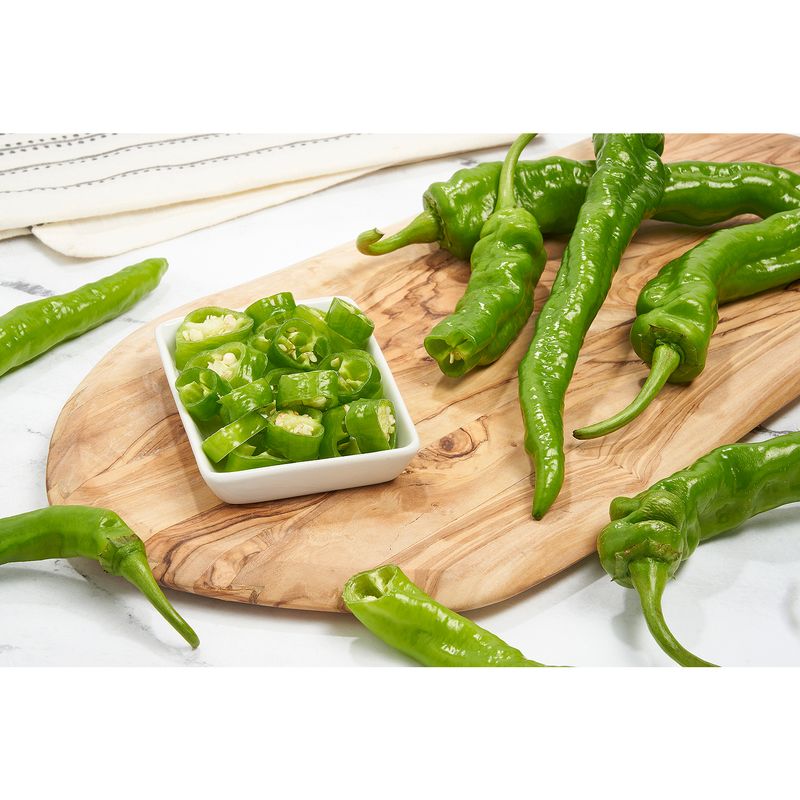 Fresh Long Hot Green Pepper