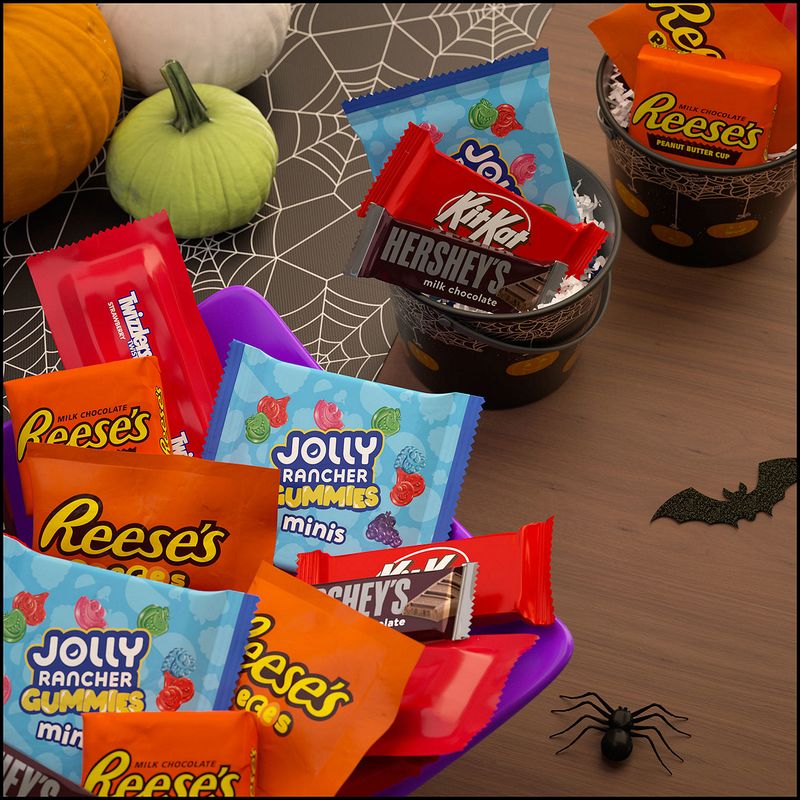 Hershey Assorted Flavored Halloween Candy Bulk Bag, 34.09 oz