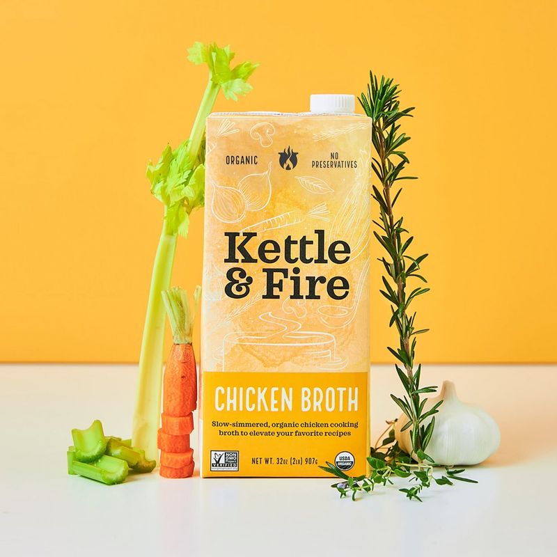 Kettle &amp; Fire Organic Chicken Broth, 32 oz