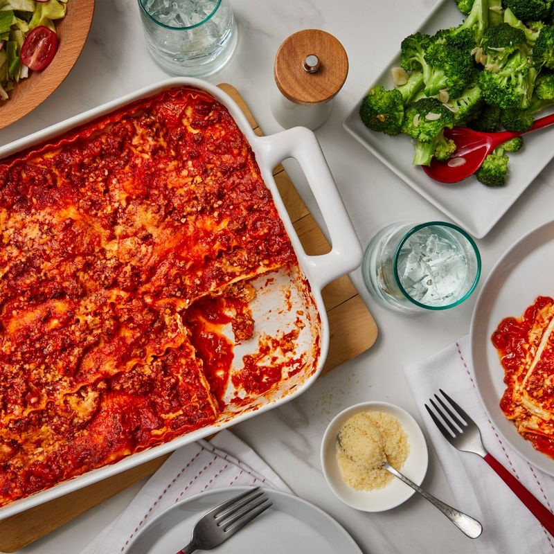 Prego Flavored with Meat Italian Sauce Family Size, 45 oz