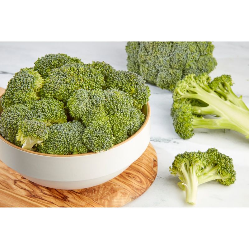 Fresh Broccoli Crowns