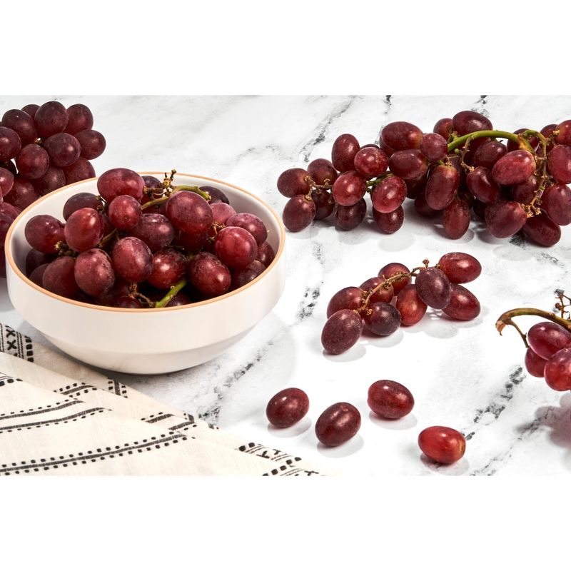 Fresh Seedless Red Grapes