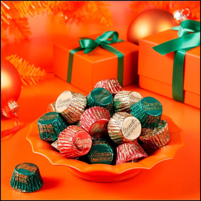 Reese's Milk Chocolate &amp; Peanut Butter Cups Miniatures, 6 count, 1.86 oz