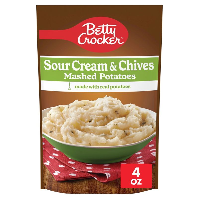 Betty Crocker Sour Cream &amp; Chives Mashed Potatoes, 4.0 oz