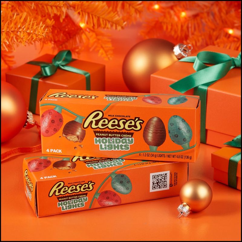 Reese's Milk Chocolate &amp; Peanut Butter Creme Holiday Lights Candy, 1.2 oz, 4 count