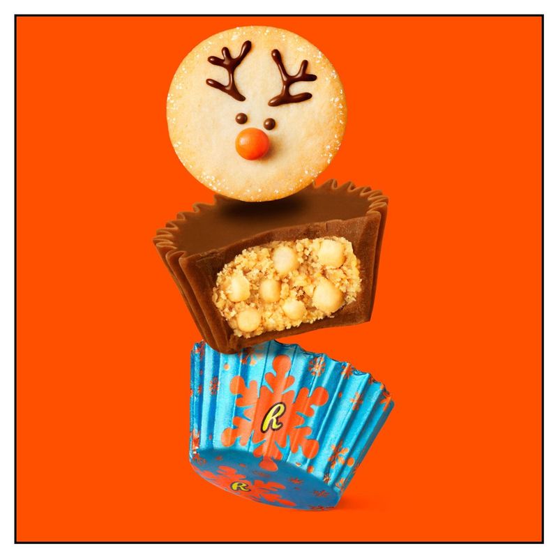 REESE'S Miniatures Sugar Cookie Milk Chocolate Peanut Butter Cups, Christmas Candy Bag, 9.9 oz