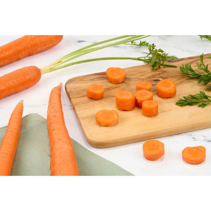 Fresh Organic Carrots, bunch