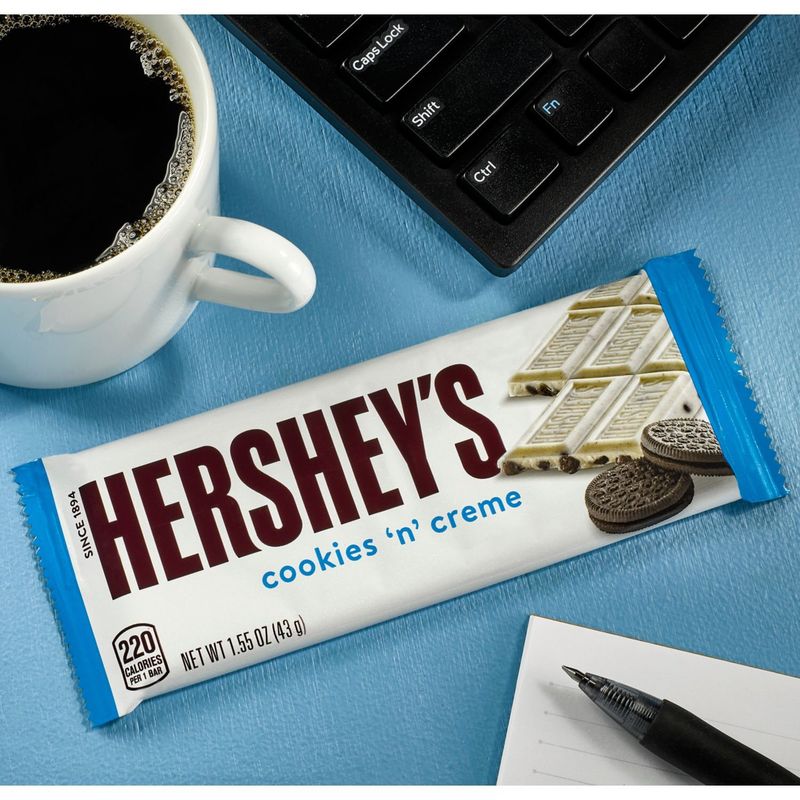Hershey's Cookies 'n' Creme Bars Full Size, 1.55 oz, 6 count
