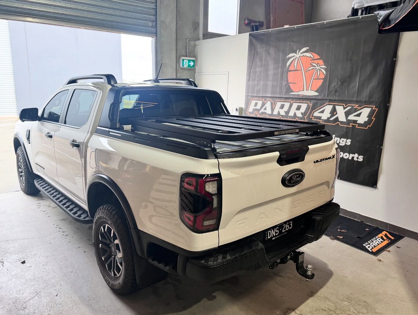 STANDARD TRIPLE M GAS STRUT RACK