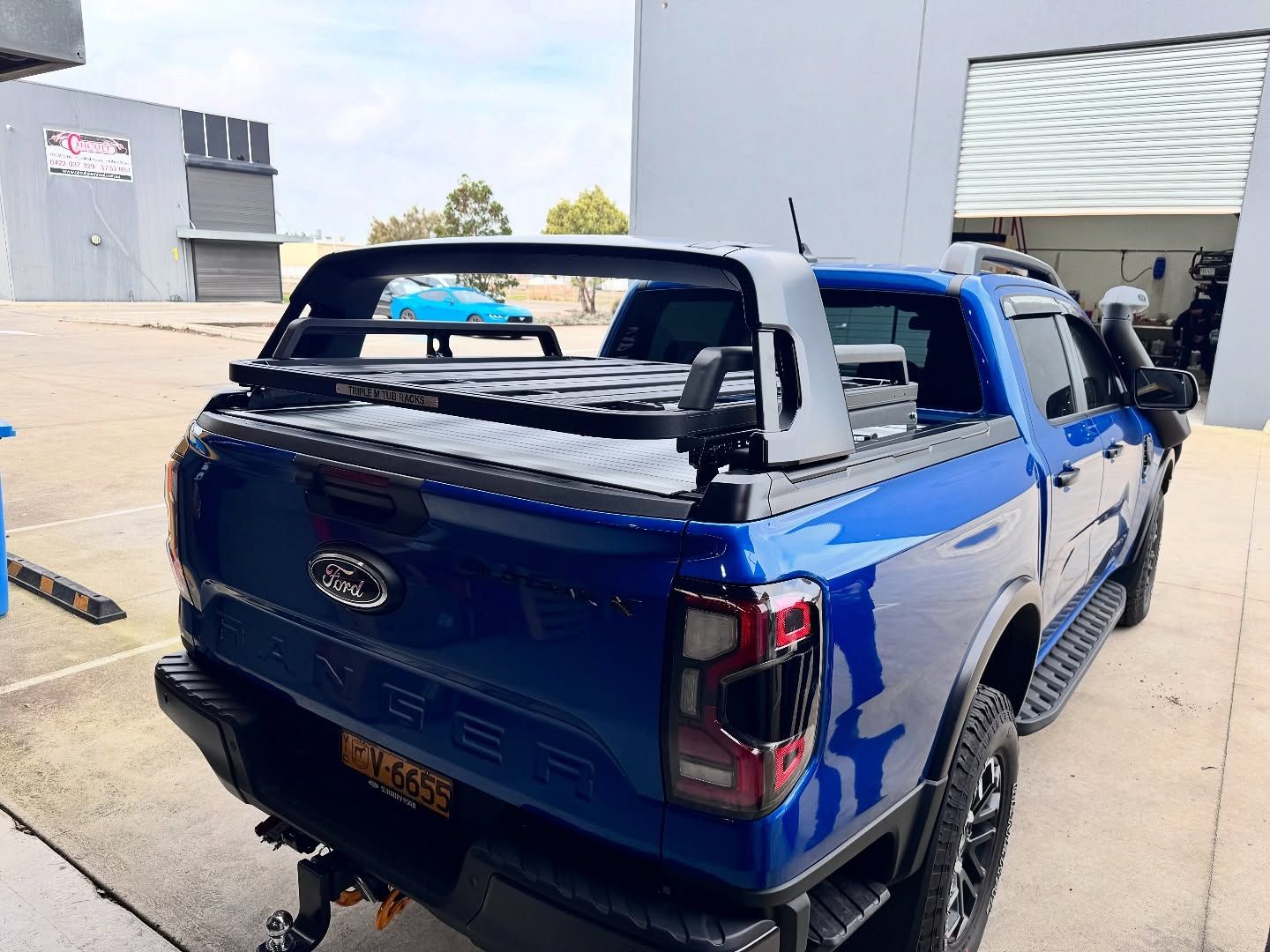 PLATINUM TRIPLE M GAS STRUT RACK