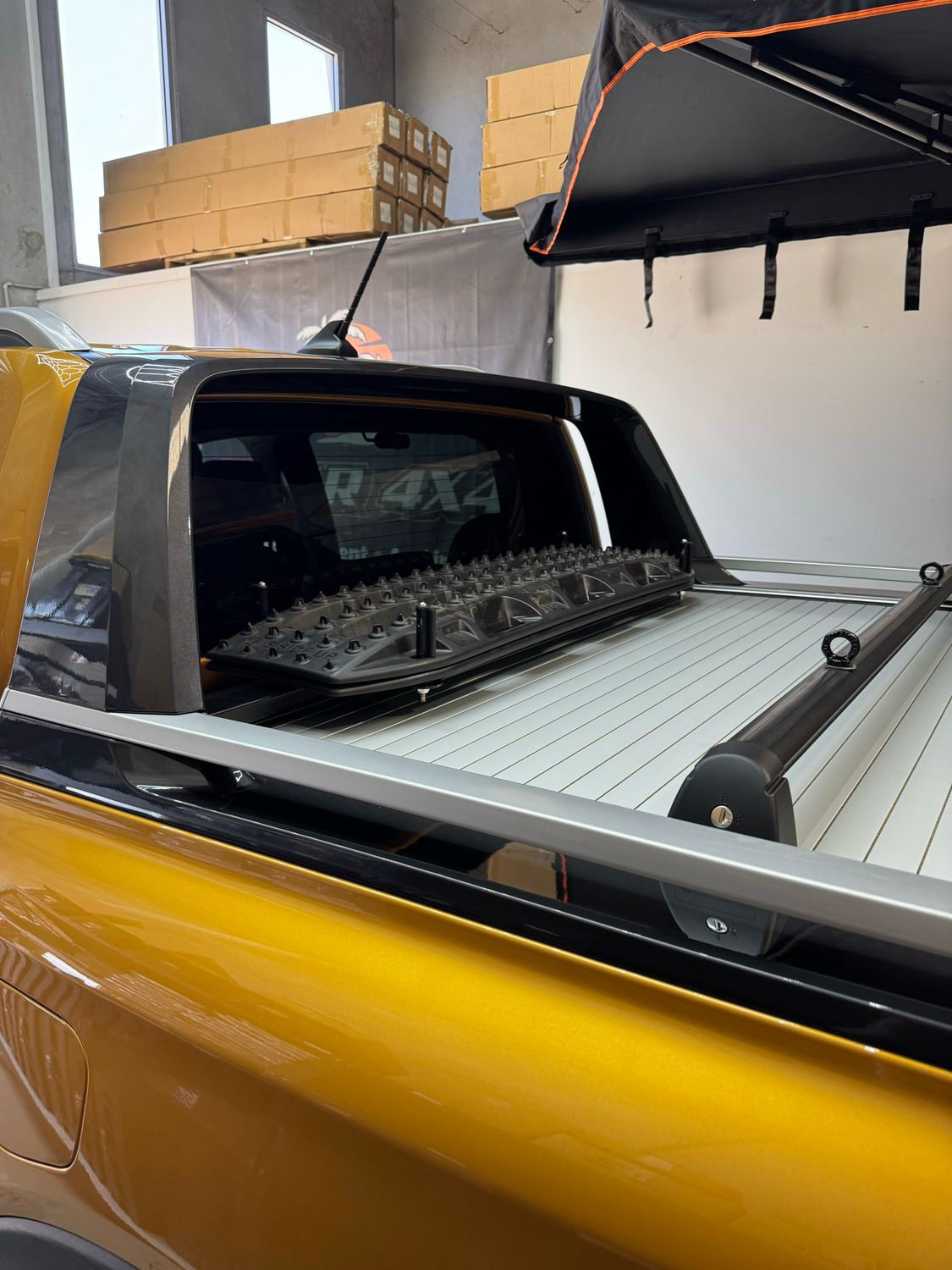 MAXTRAX ROLLER SHUTTER ATTACHMENT