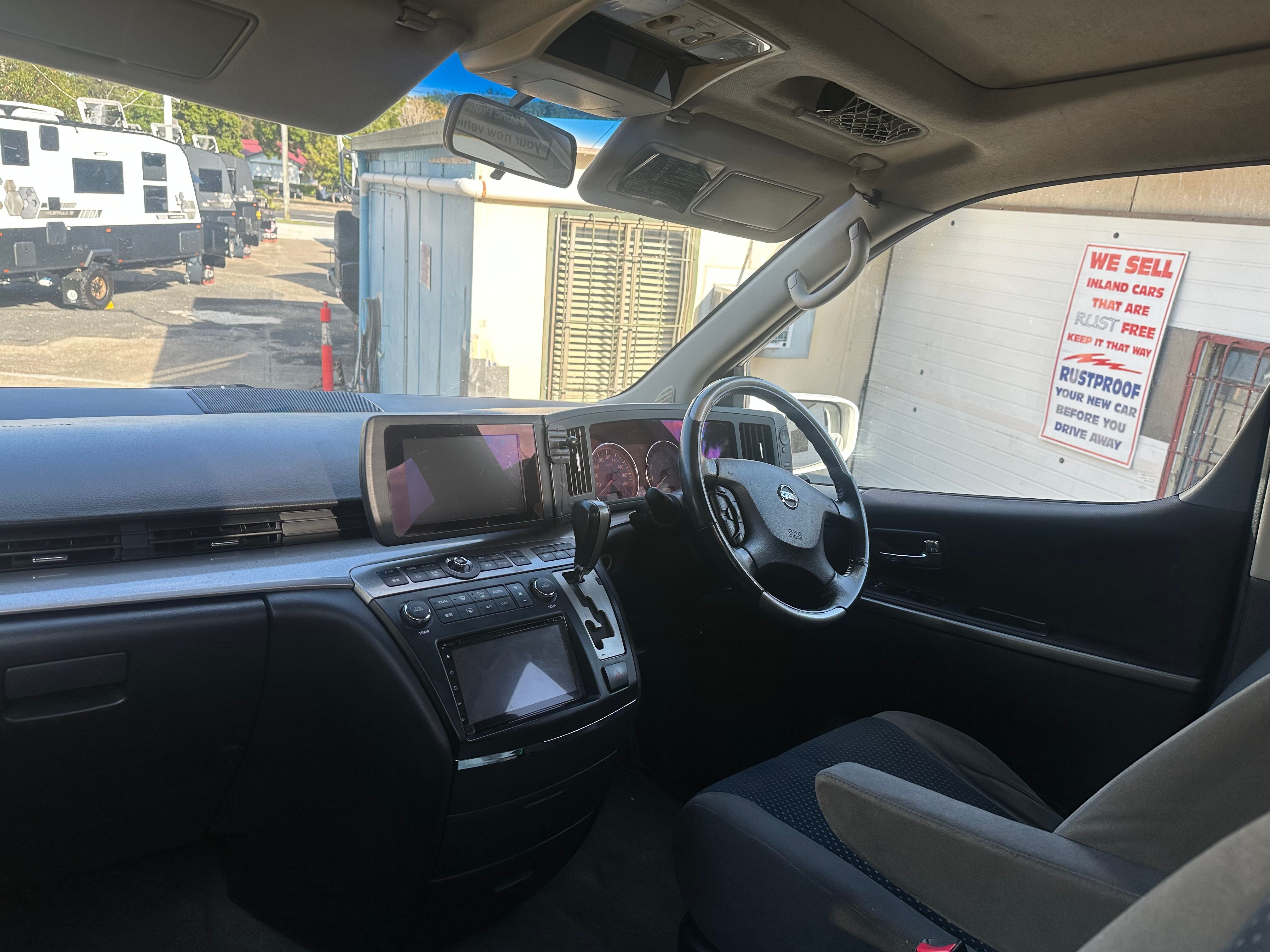 NISSAN ELGRAND RIDER EDITION