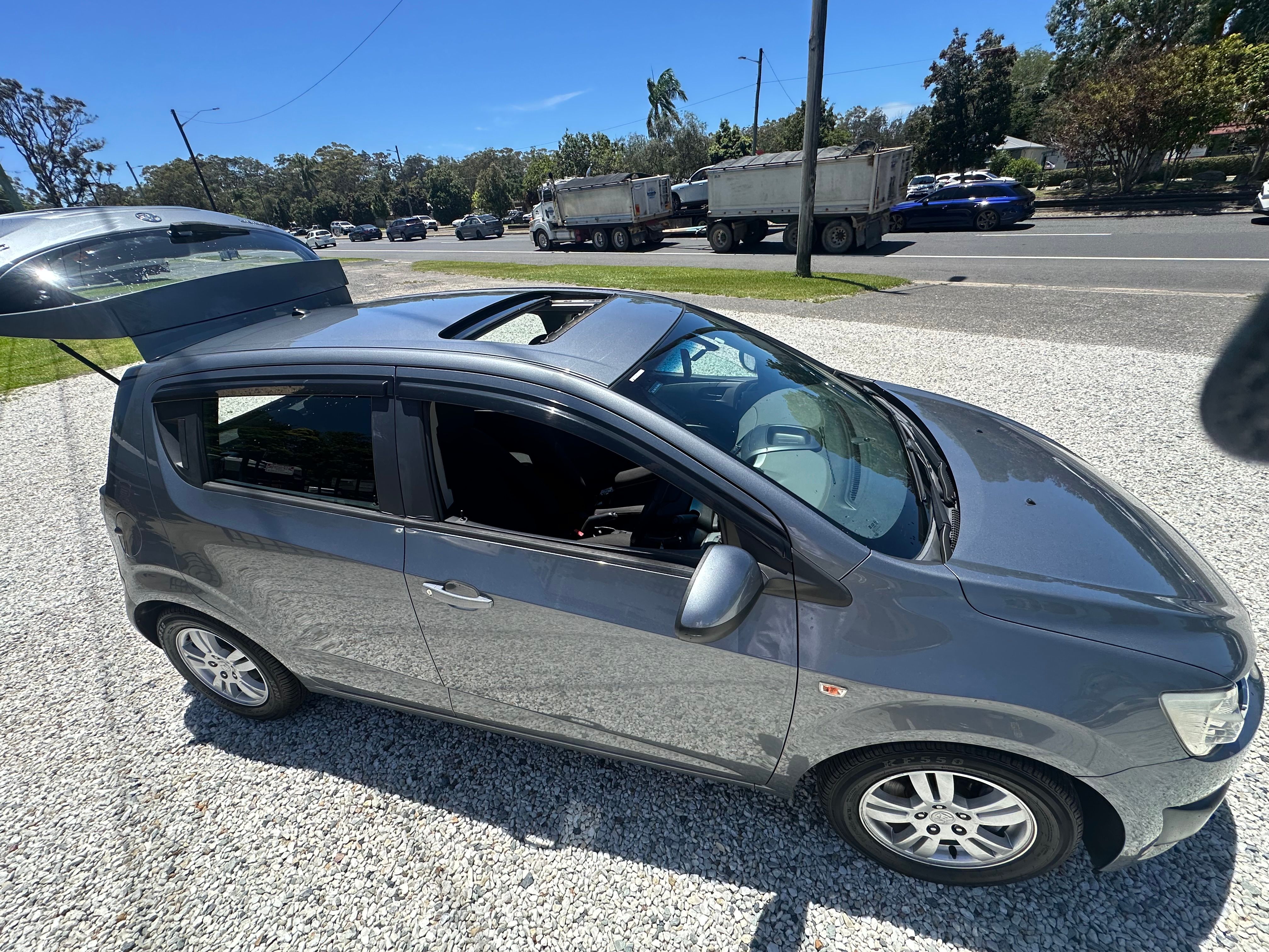 HOLDEN BARINA 4 DOOR HATCHBACK ...5 Spd
