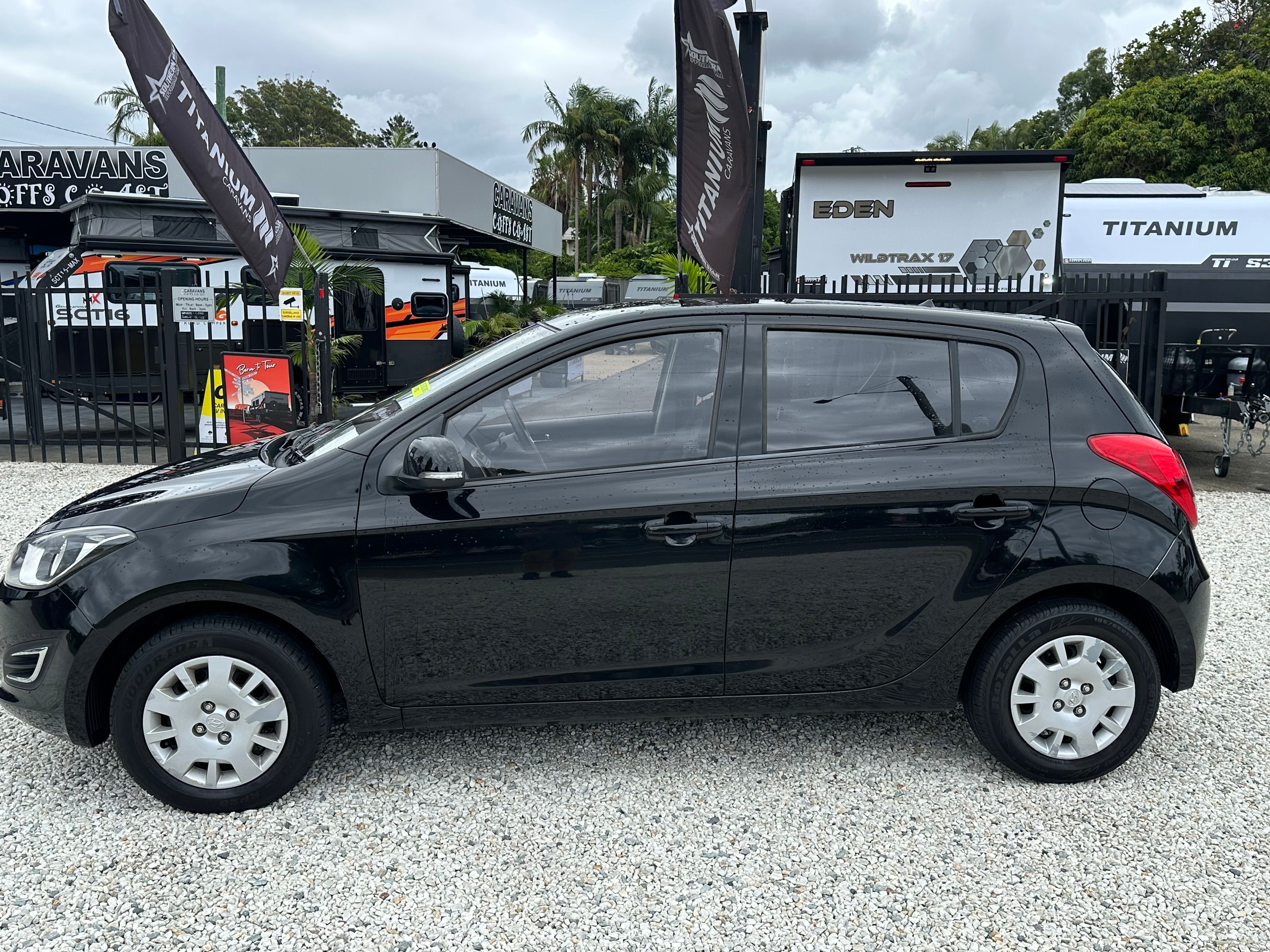 2013 HYUNDAI i20 HATCHBACK (DONE 75,255 Klms)