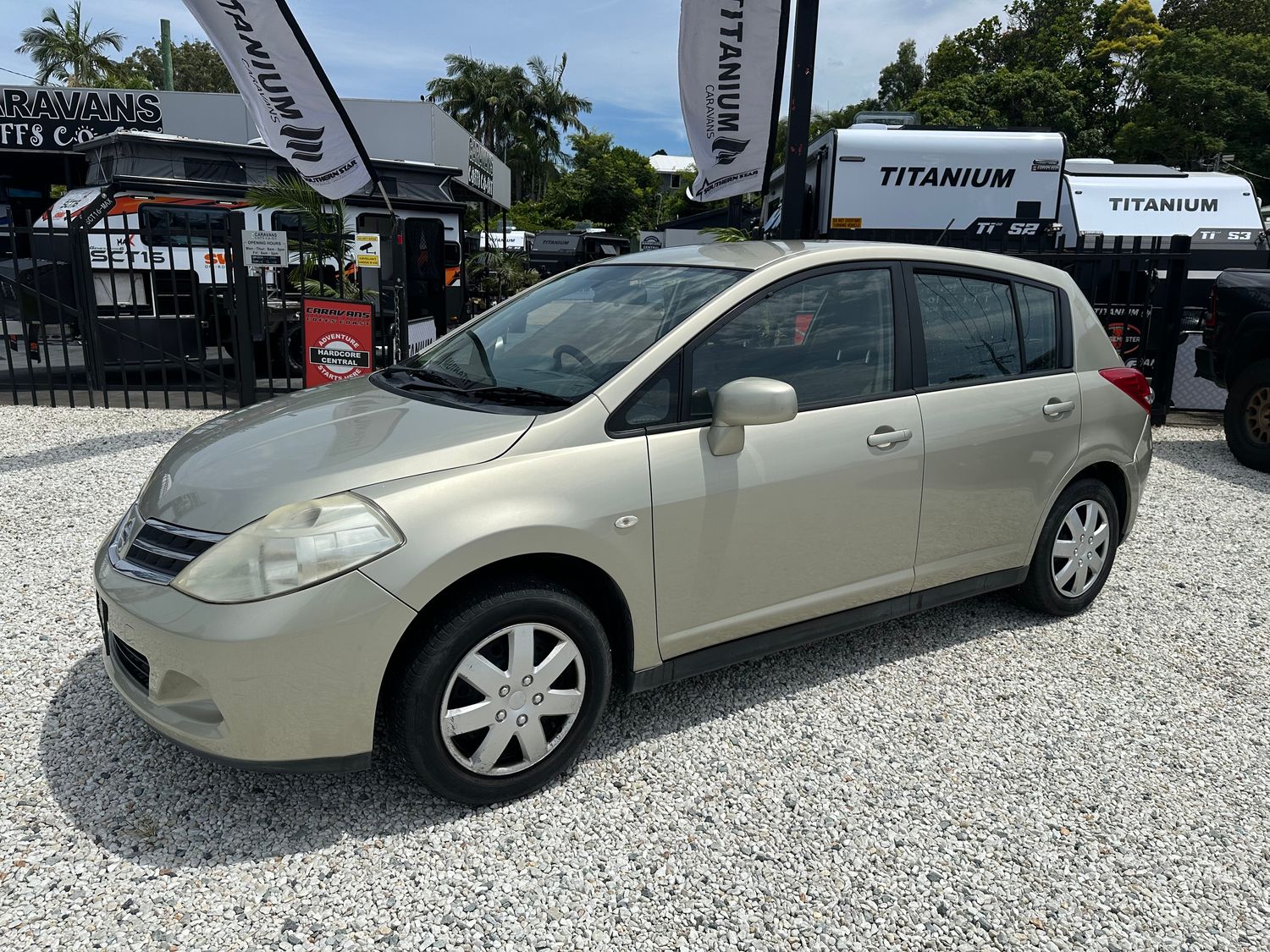 2012 NISSAN TIIDA automatic hatch 90,000 Klms