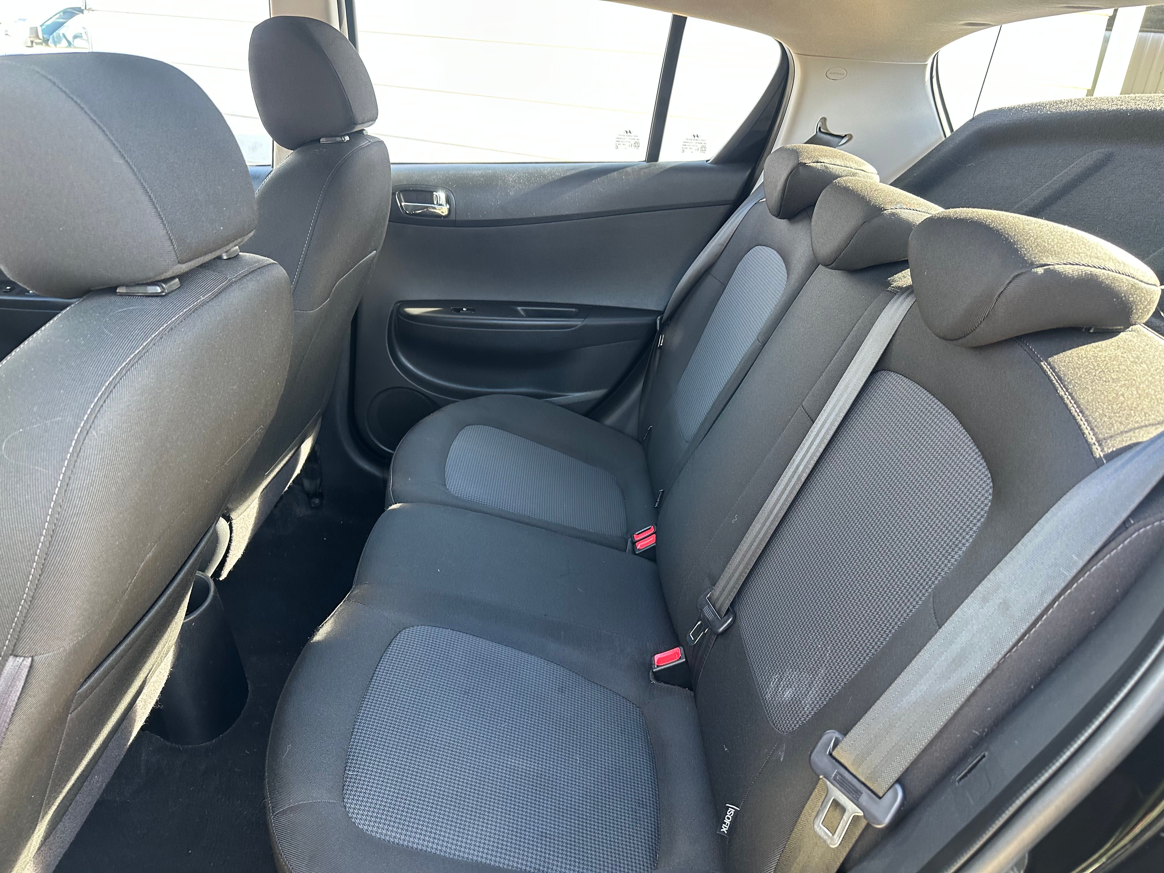 BLACK  2013 HYUNDAI I20 AUTOMATIC  4 DOOR HATCHBACK ...68,000Klms