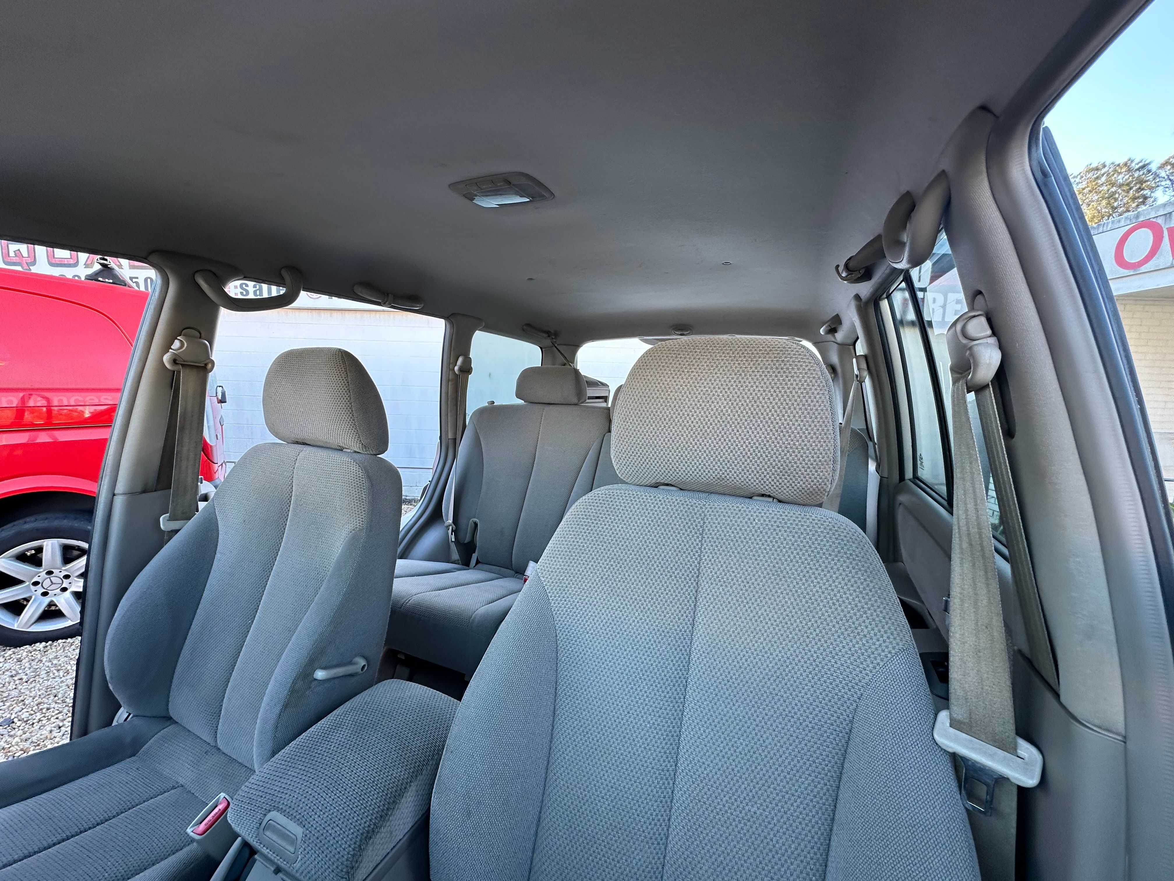 HYUNDAI TERRICAN 4X4 AUTOMATIC TURBO DIESEL (6-seater)    210,000Kms