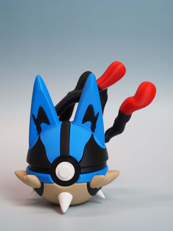 ​LucarioBall – figurka