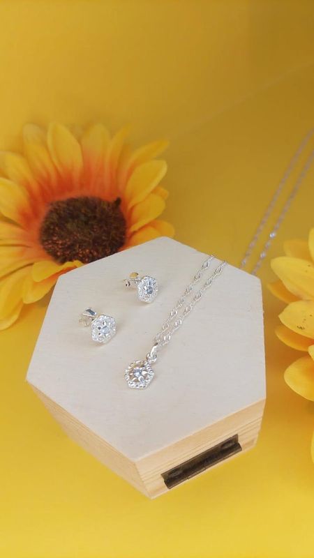 CONJUNTO COROA COM ZIRCONIA BANHADO A PRATA