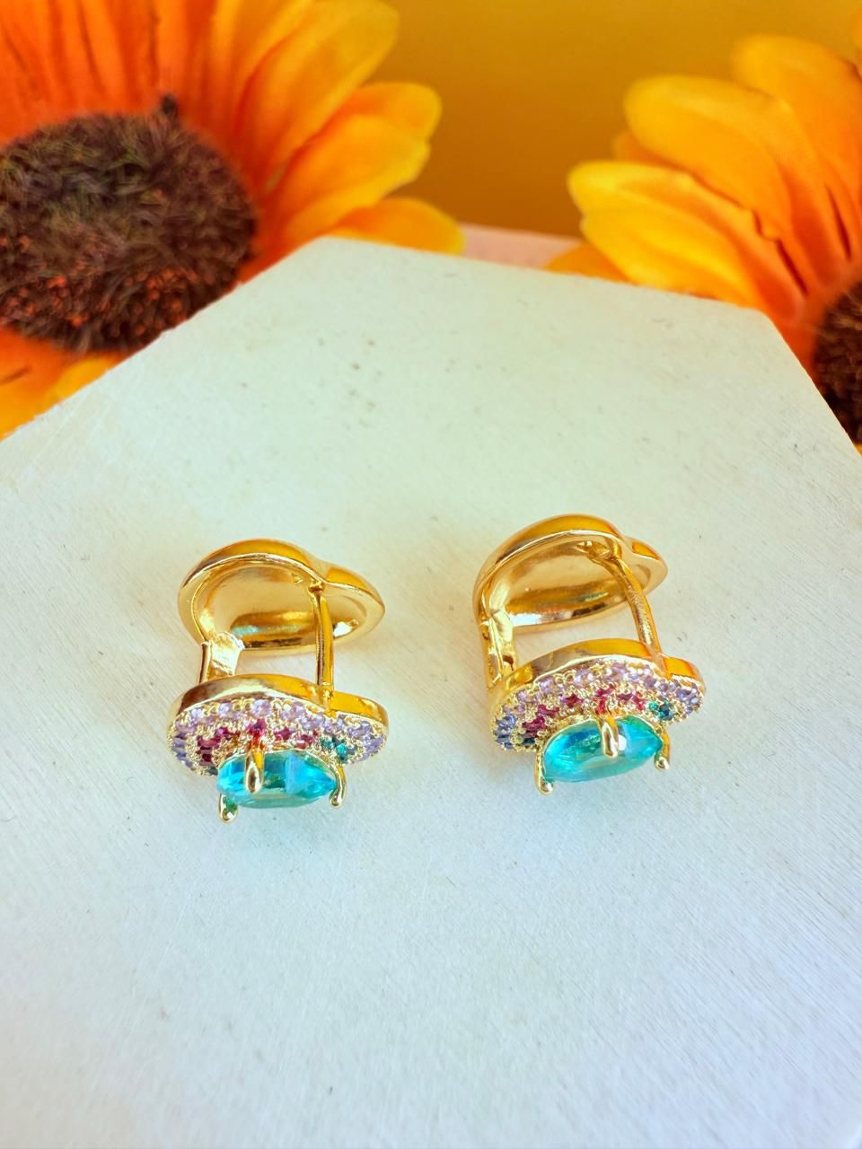 BRINCO CORACAO CRAVEJADO COM ZIRCONIA BANHADO A OURO 18K