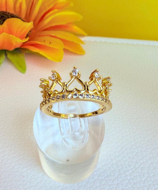 ANEL COROA CORACAO BANHADO A OURO 18 EM ZIRCONIA.